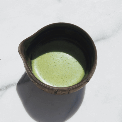 Bol à matcha Katakuchi en Mino-yaki doré
