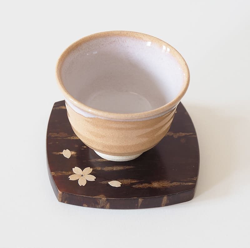 Soucoupe en bois "Chiruhana" de Denshiro