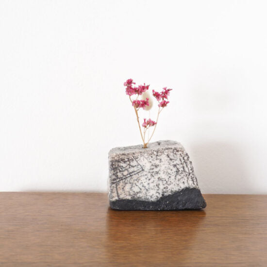 Petit Vase à fleur séchée, 岩壁 Iwakabé