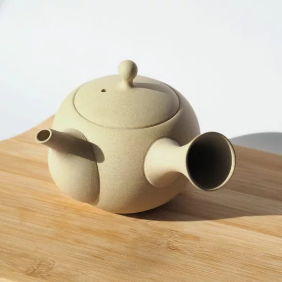 Théière en argile tokonamé-yaki